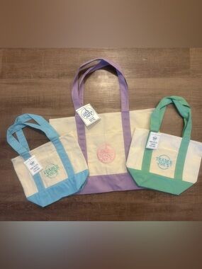 Trader Joe’s Spring Canvas Tote Bag Set